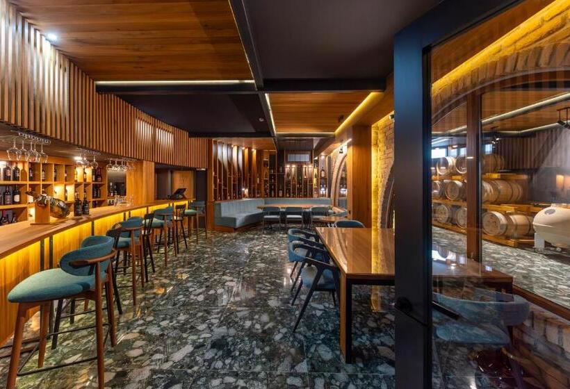 هتل Dve Kule Resort & Winery