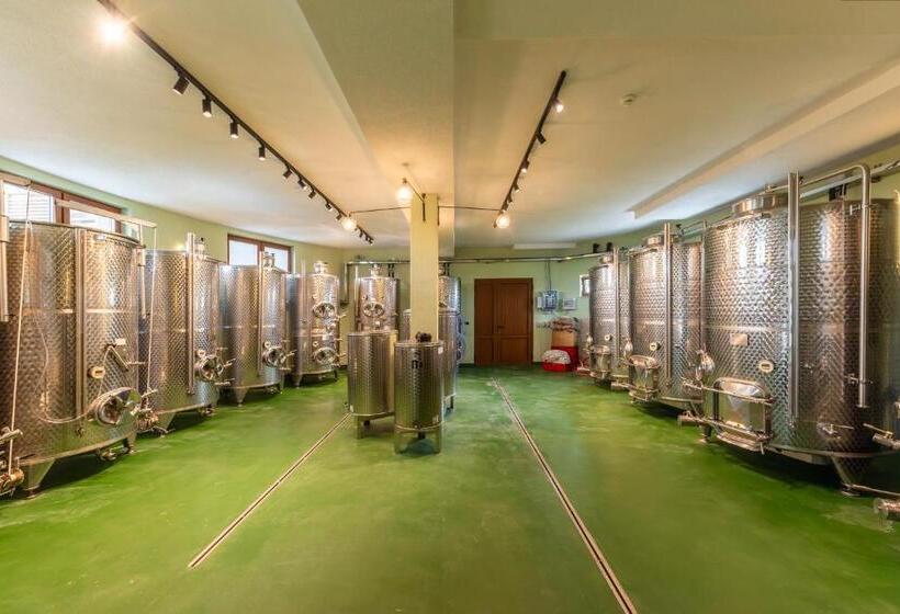 هتل Dve Kule Resort & Winery