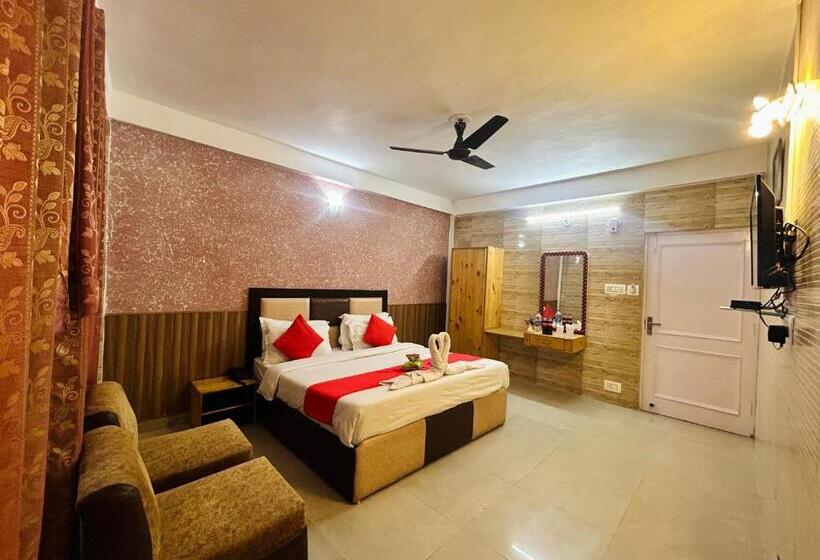 Eagle Nest Central Heated Building Near Mall Road Luxury Rooms & 3 Star Hotel In Dalhousie