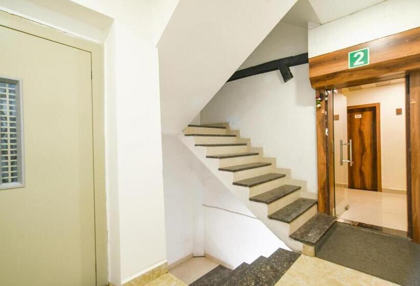 Отель Fabexpress The King Palace