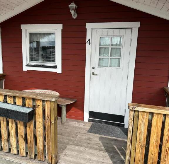 בית מלון כפרי Femöre Marina Ab