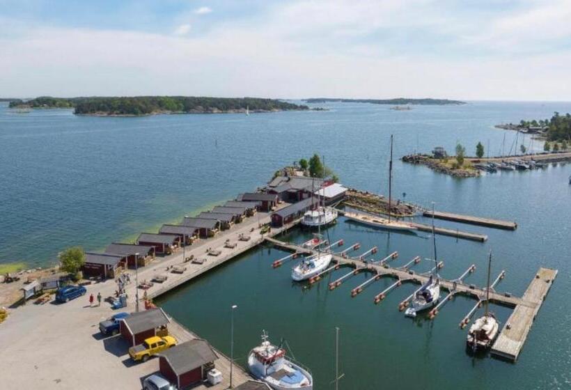 בית מלון כפרי Femöre Marina Ab