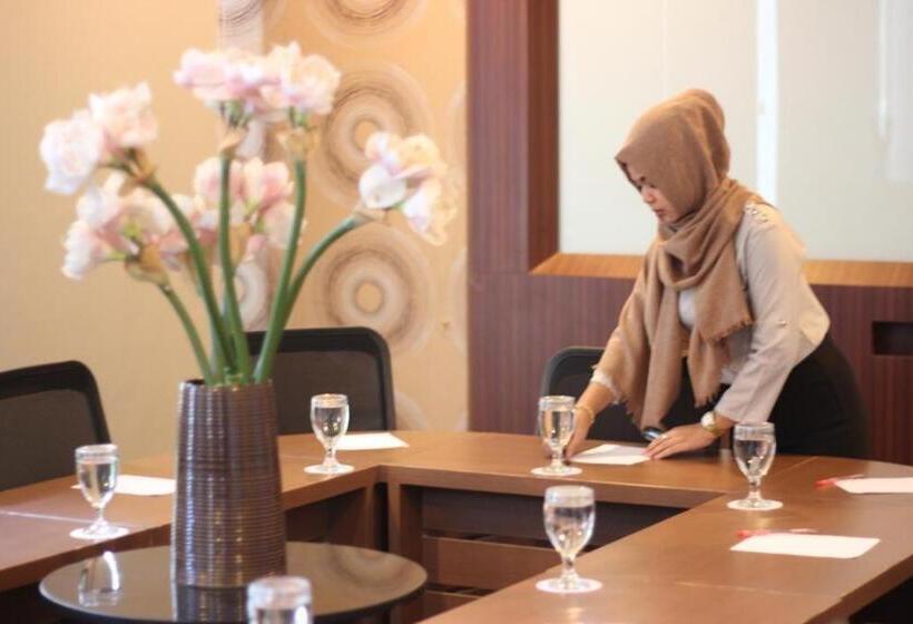 Отель Grand Fatma