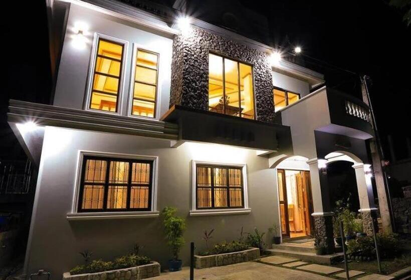 هتل Hillside Villa