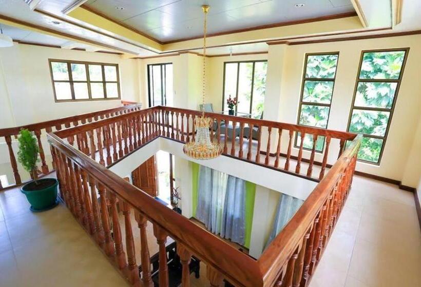 هتل Hillside Villa