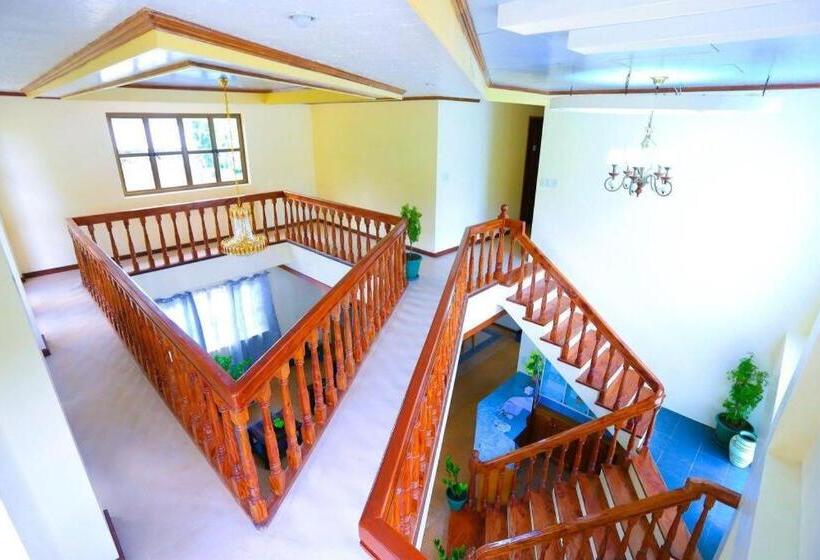 هتل Hillside Villa