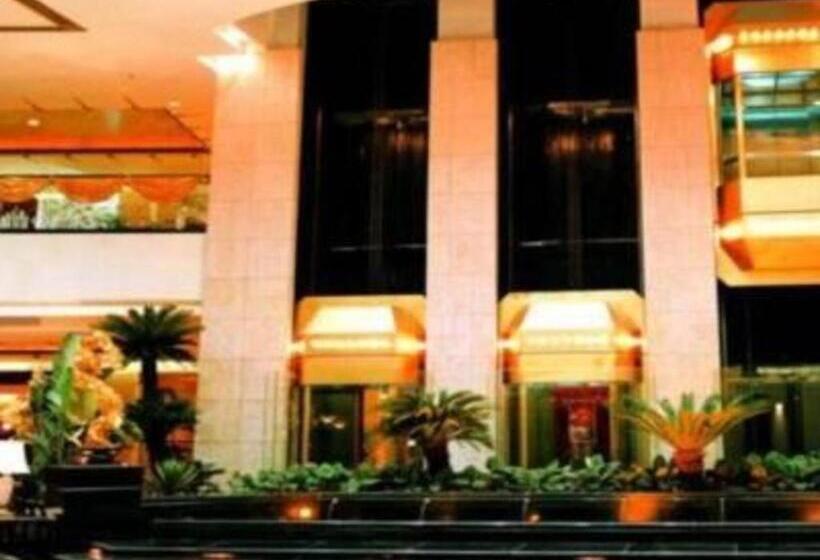 בית מלון כפרי Lai Shing Holiday Resortel