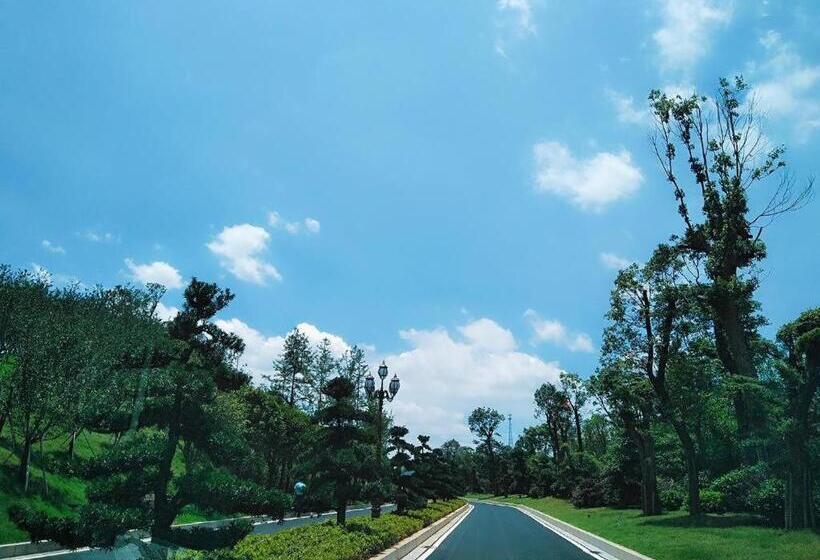 فندق Laibor International