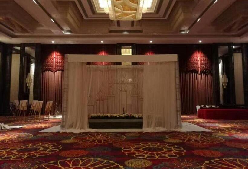 فندق Laibor International