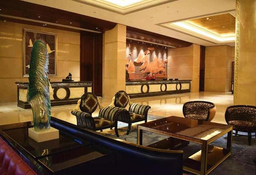 فندق Laibor International