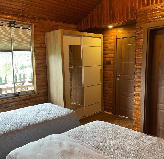 ホテル Li̇ya 107 Dağ Manzarali Oda