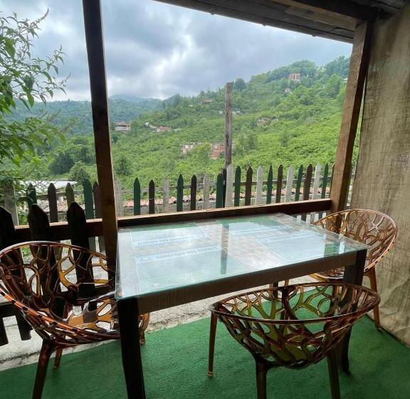 בית מלון כפרי Li̇ya 107 Dağ Manzarali Oda