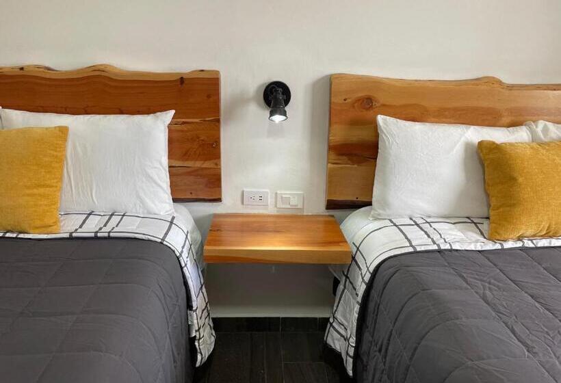 Отель Meson Del Bosque