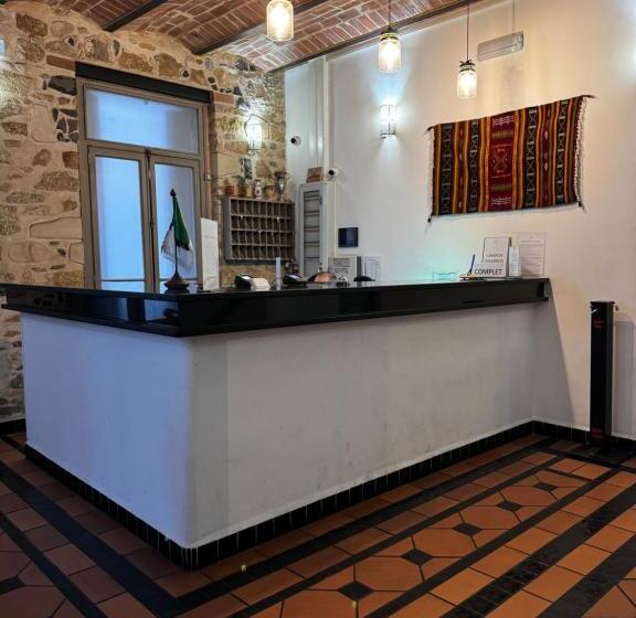 هتل Nelson   Bab El Oued