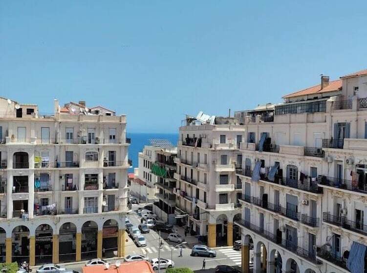 هتل Nelson   Bab El Oued