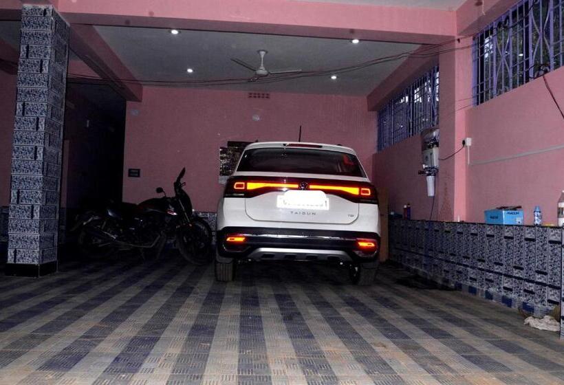 בית מלון כפרי Oyo Kunika Guest House