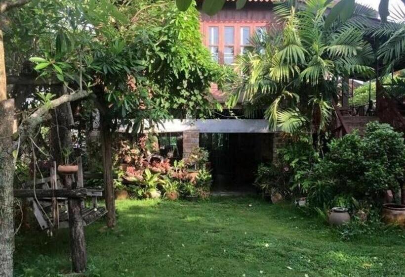 ホテル Phutawanchomdow