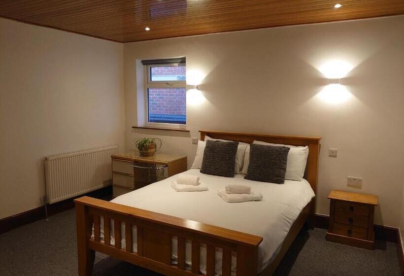 בית מלון כפרי The Elmsleigh Suite At Claremont