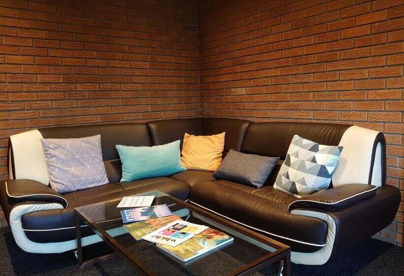 בית מלון כפרי The Elmsleigh Suite At Claremont