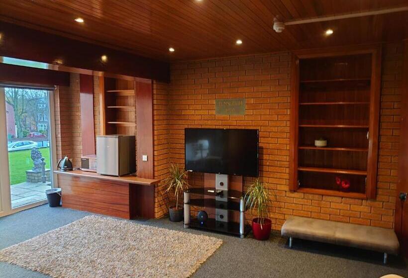 בית מלון כפרי The Elmsleigh Suite At Claremont