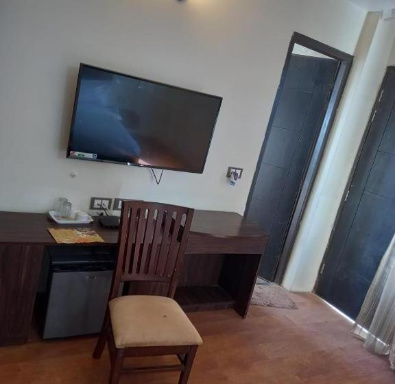 Отель Vrindavan Rooms