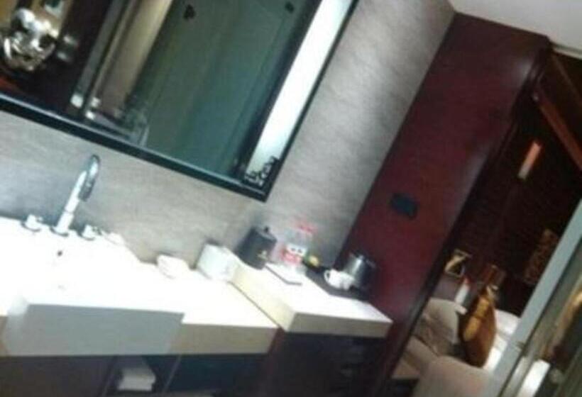 酒店 Wuhan Gaotie Kairui International