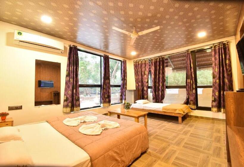 Kamshet Highland Glamping Resort