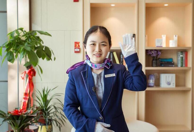 Lavande Hotels Jingshan Bus Station