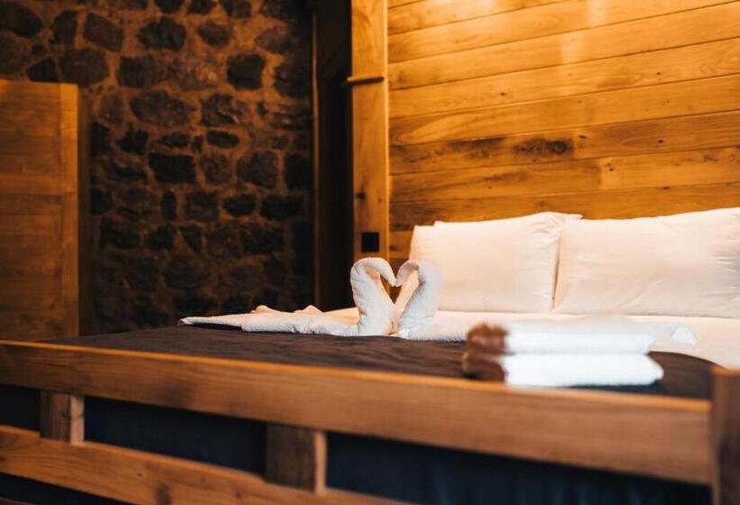 Lome çiftliği Otel Ve Restoran