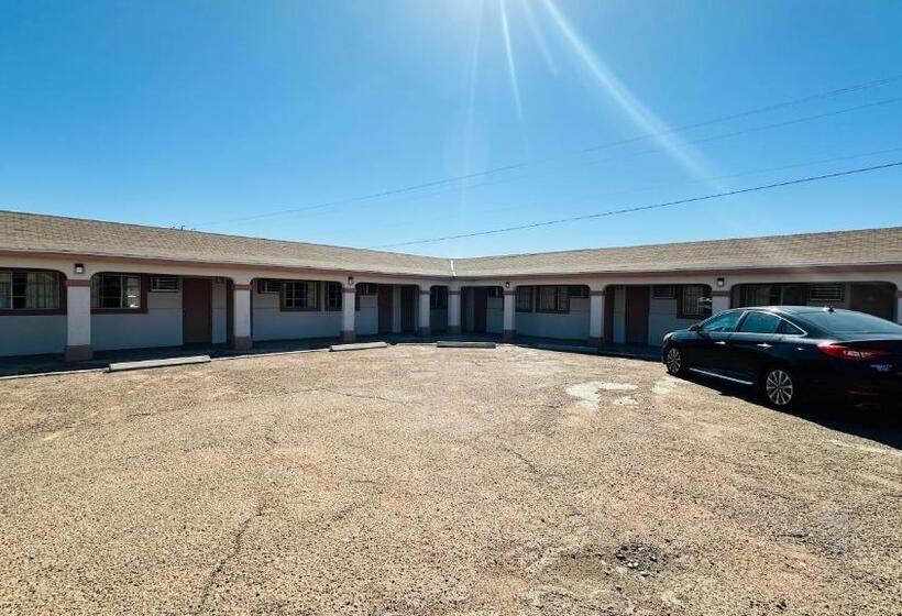 فندق على الطريق Budget Inn