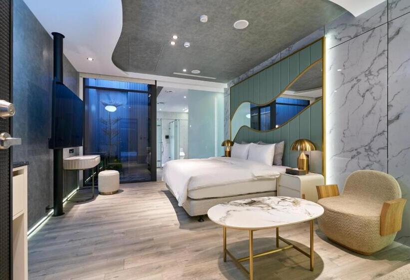 مُتل 和陽行館 Villa Bon Moment