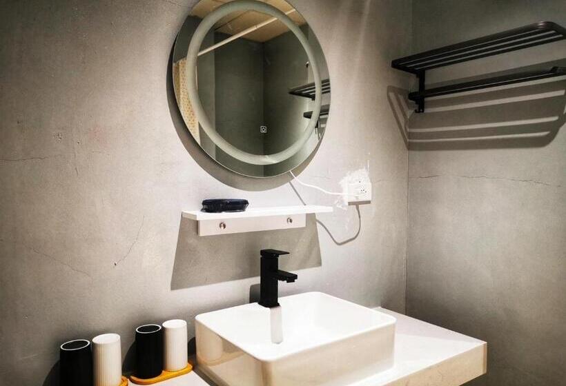 پانسیون 122 Western Building