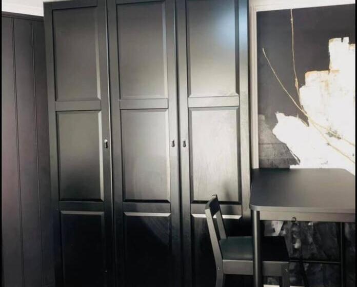 پانسیون A Private Unit With Own Bathroom And Kitchen