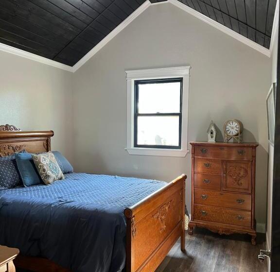 펜션 Adult Treehouse In Historic Old Town