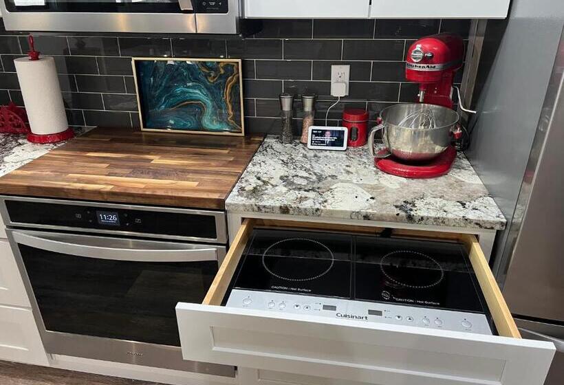 펜션 Adult Treehouse In Historic Old Town