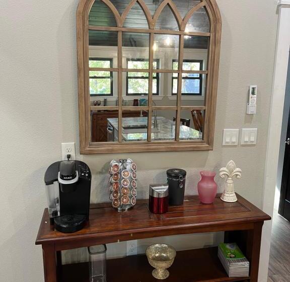 펜션 Adult Treehouse In Historic Old Town