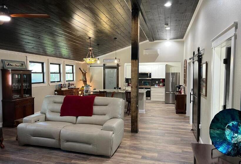 펜션 Adult Treehouse In Historic Old Town