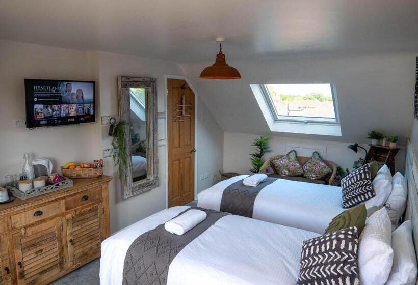 Пансион Arundel Comfort En Suite Twin Friends & Family