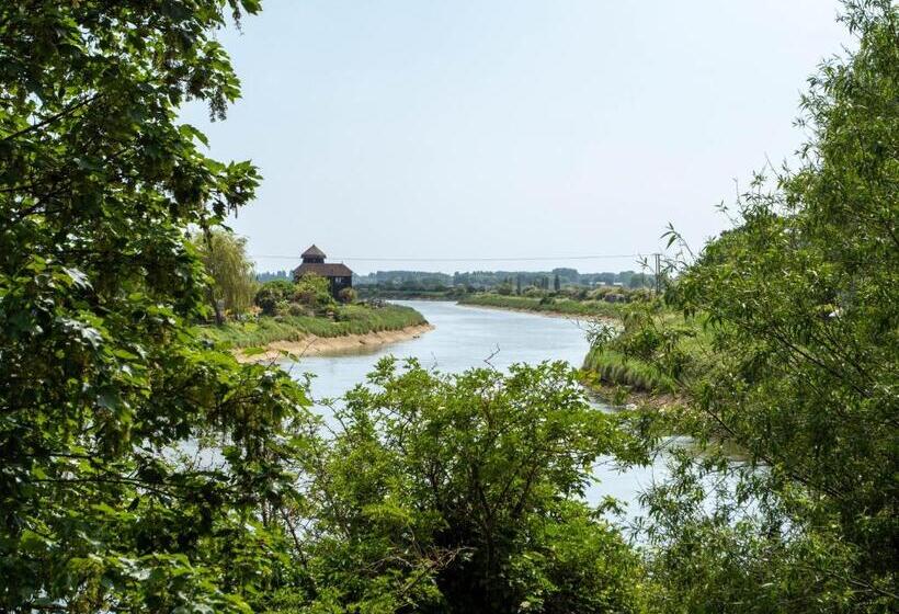 Пансион Arundel Comfort En Suite Twin Friends & Family