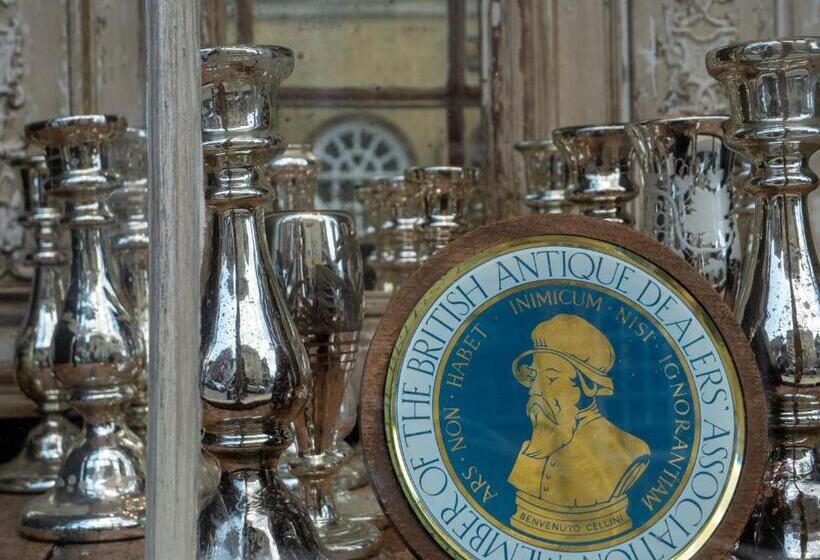 Пансион Arundel Comfort En Suite Twin Friends & Family