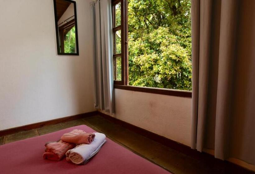 膳宿费 Casa Matatiso Quartos Privados Em Casa Hostel No Abraão