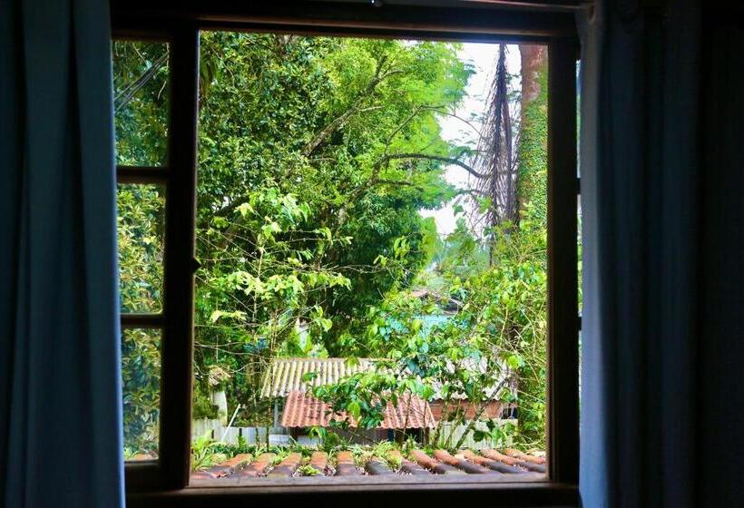 膳宿费 Casa Matatiso Quartos Privados Em Casa Hostel No Abraão