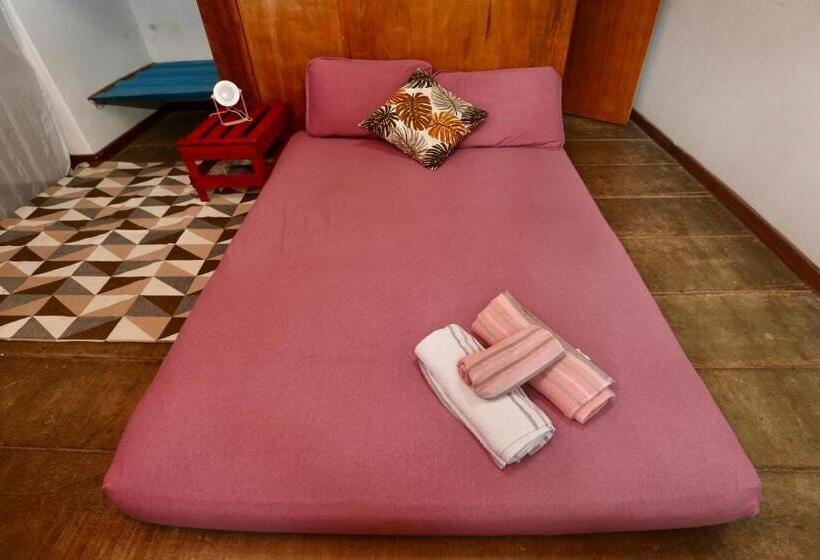 膳宿费 Casa Matatiso Quartos Privados Em Casa Hostel No Abraão