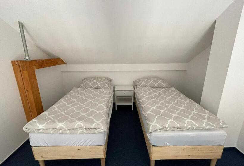 膳宿费 Marina Vltava