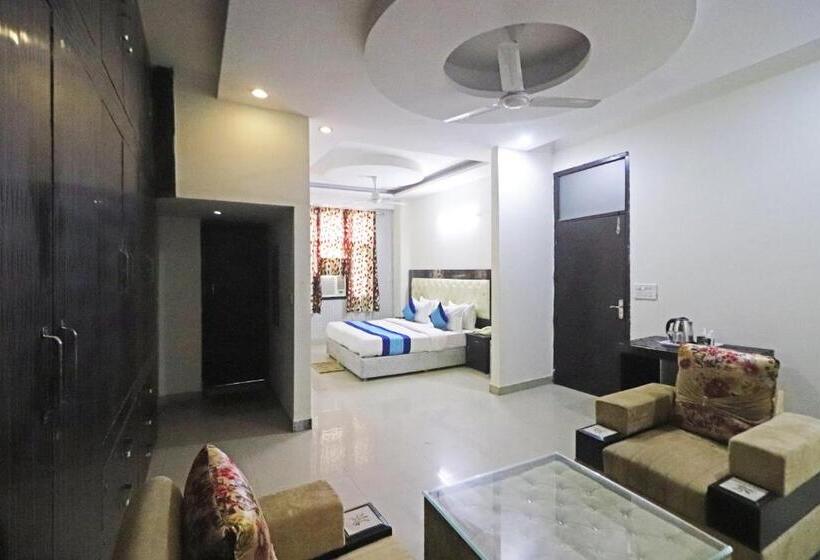 ペンション Surya Residency