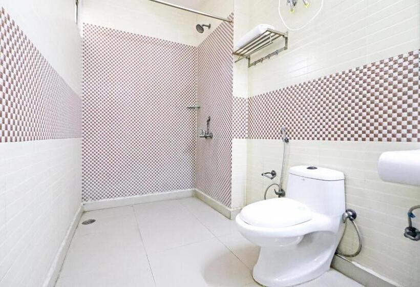 ペンション Surya Residency