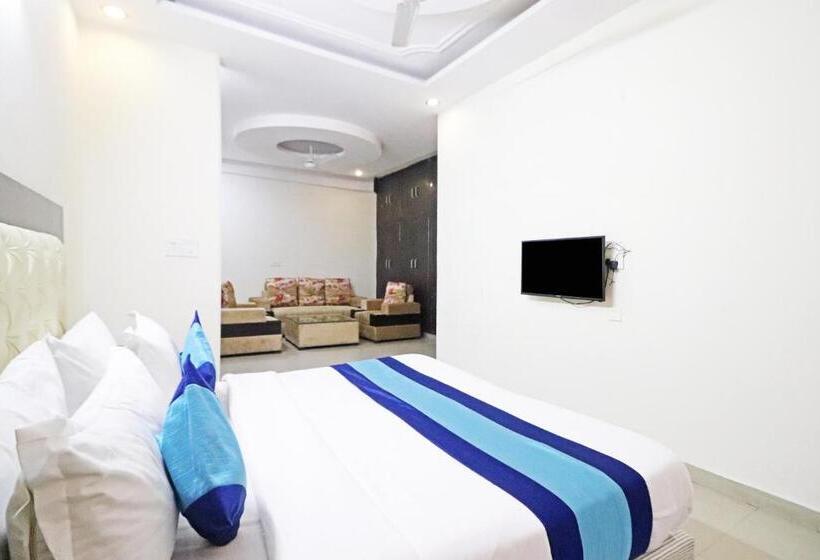 ペンション Surya Residency