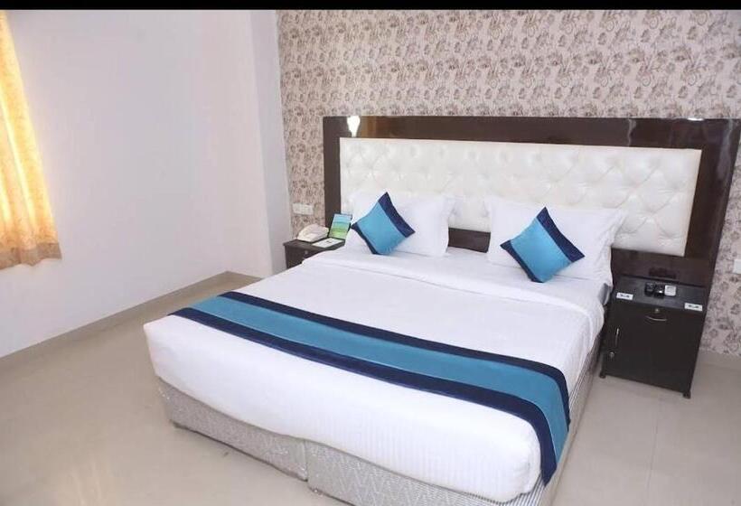 ペンション Surya Residency