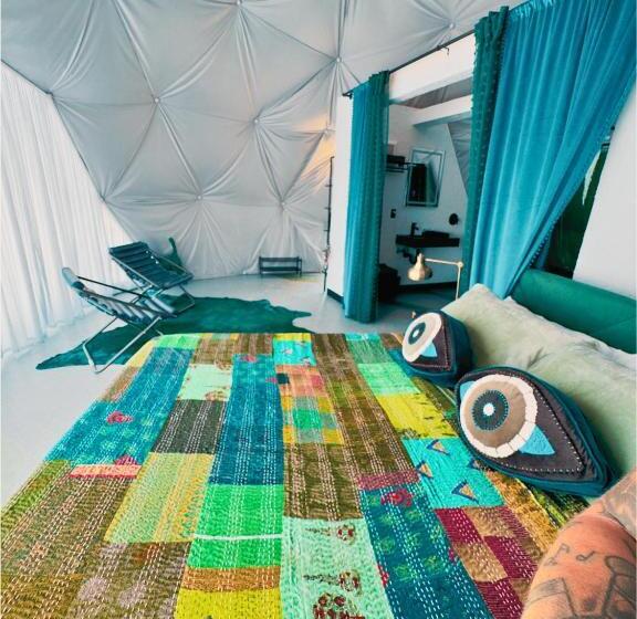 منتجع Daydreamer Domes