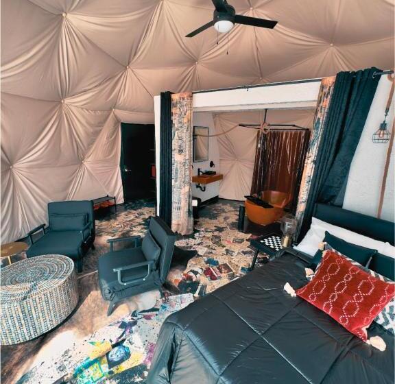 منتجع Daydreamer Domes